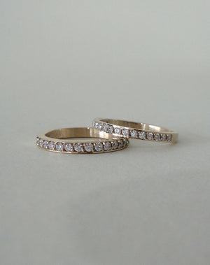 Glowing Eternity Band | 18ct Yellow Gold